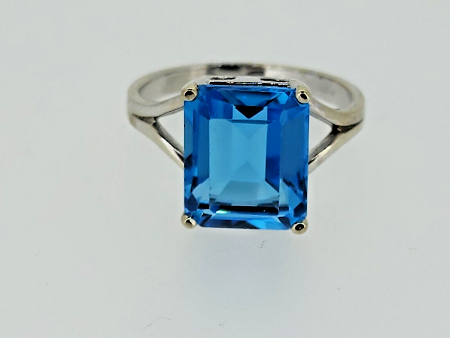 14Kt. White Gold Fashion Ring with 9mm x 11mm Created Blue Topaz - 3.4 Grams