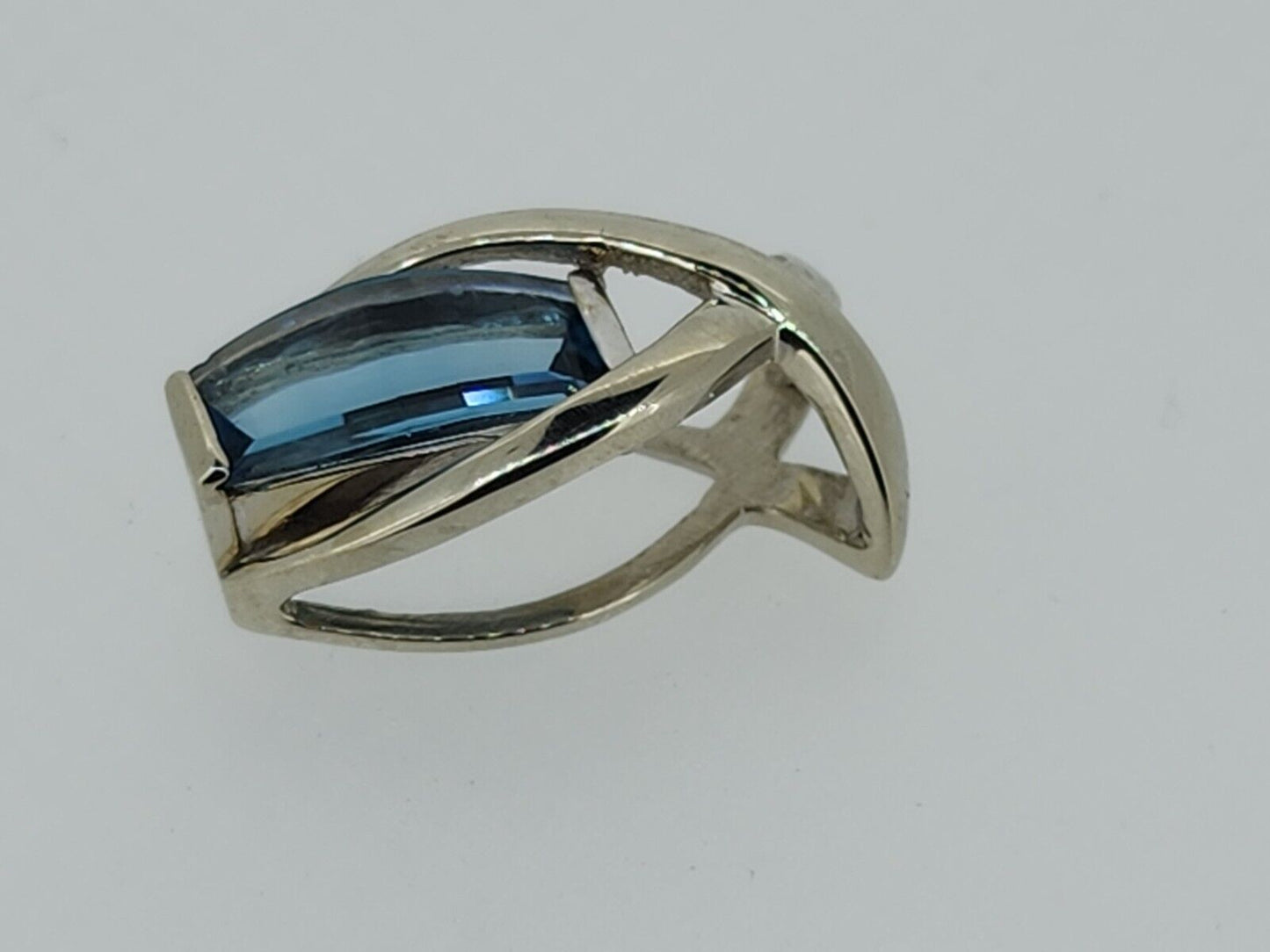 14Kt. White Gold - Fancy Cut Blue Topaz Slider - 4.0 grams - ESTATE ITEM