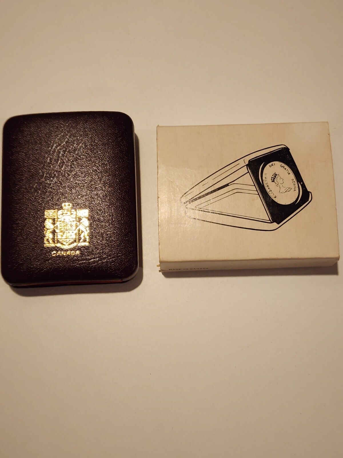 1870 1970 CANADA  MANITOBA ONE DOLLAR COIN IN LEATHER CASE